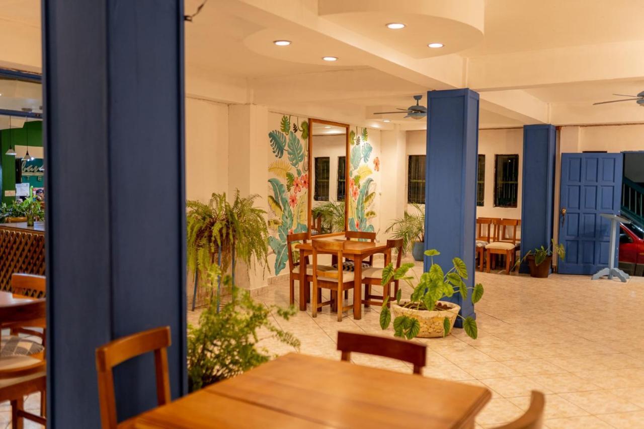 Hotel Sabana Флорес Екстер'єр фото