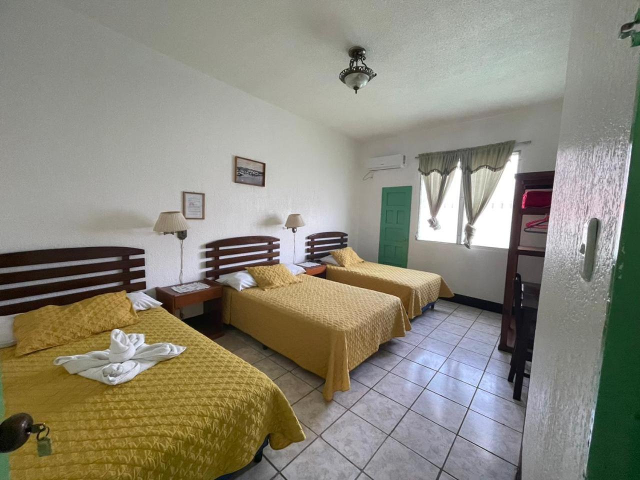 Hotel Sabana Флорес Екстер'єр фото